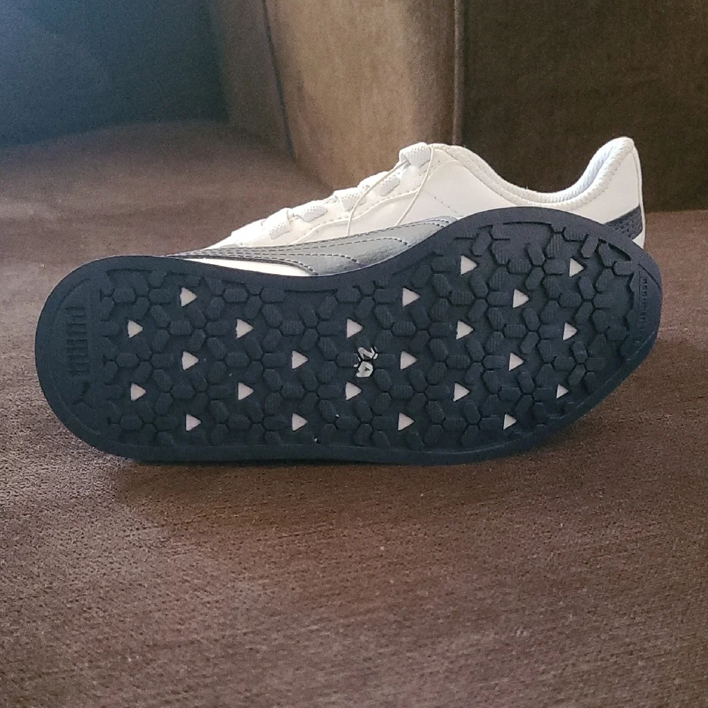 Unisex Kids White, Blue, and Red Slip-on Puma Low-Top Sneakers - Size 11 - Picture 10 of 10